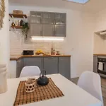Coastal Hideaway - Near Surf